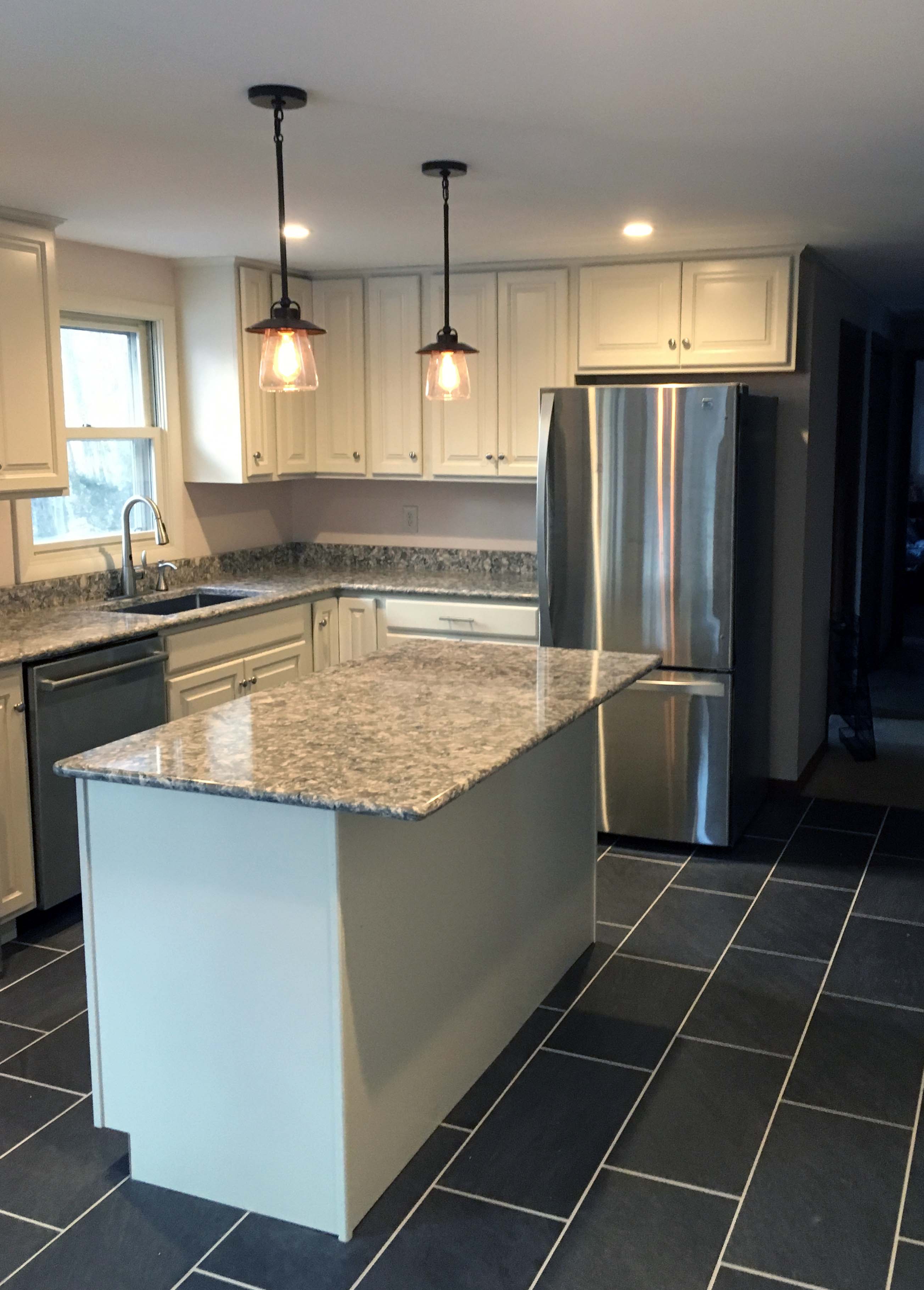 Lowe's Kitchen Installer